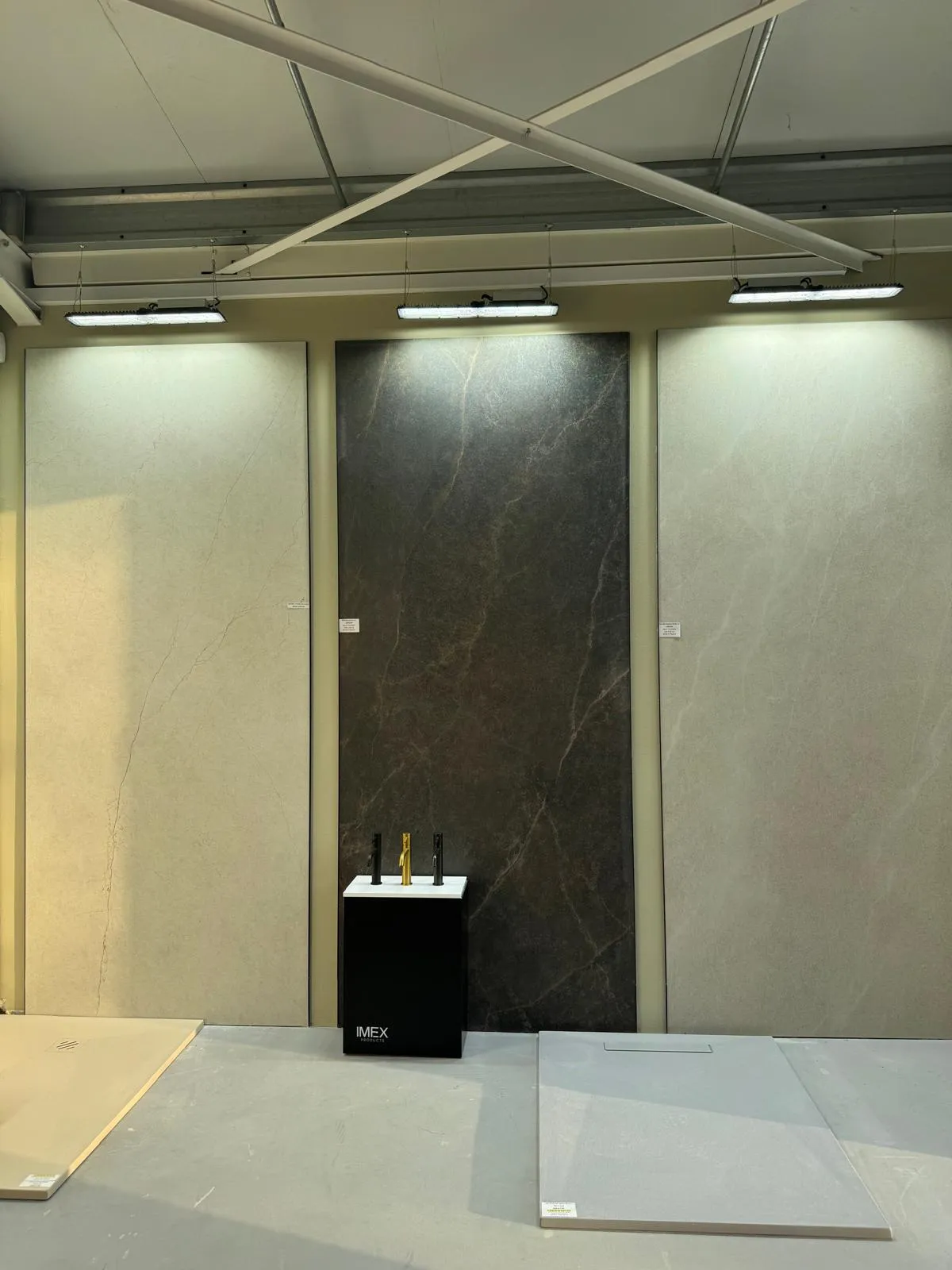Grands formats en showroom